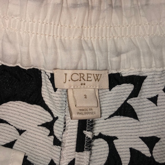 Jcrew printed shorts! size 2 with pockets!! - Picture 3 of 3